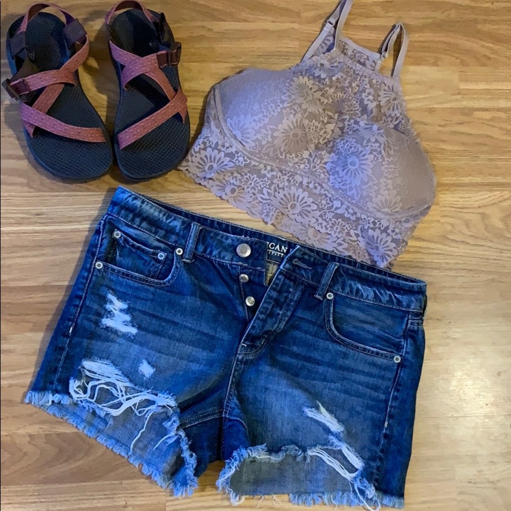 Distressed American Eagle shorts